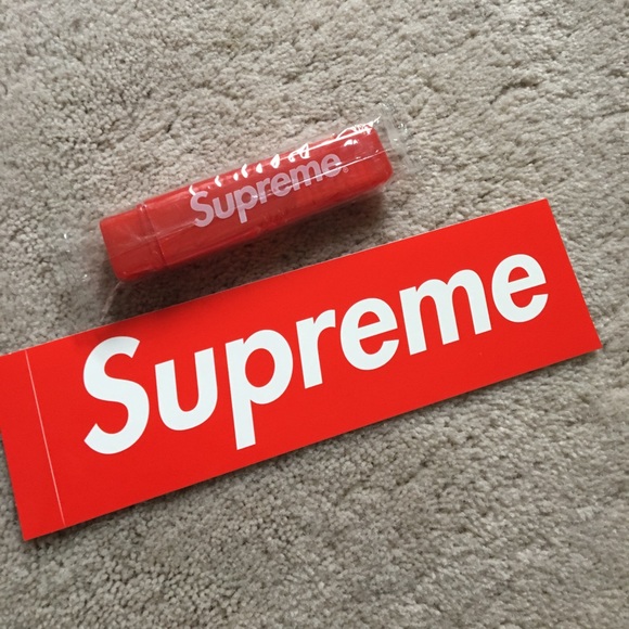 🔴🔴SOLD🔴🔴Supreme tooth brush - Picture 3 of 3