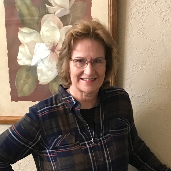 Meet your Posher, Kay - Picture 2 of 2