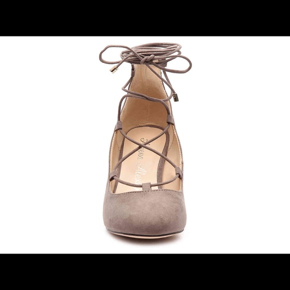 ⬇️Grey lace up pump Carrson Athena Alexander - Picture 2 of 7