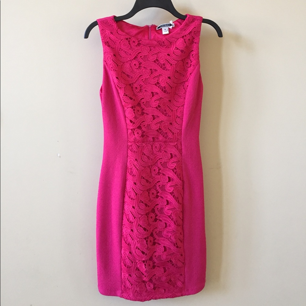 Beautiful casual to semi-formal dress. Perfect for Valentine’s ❤️❤️