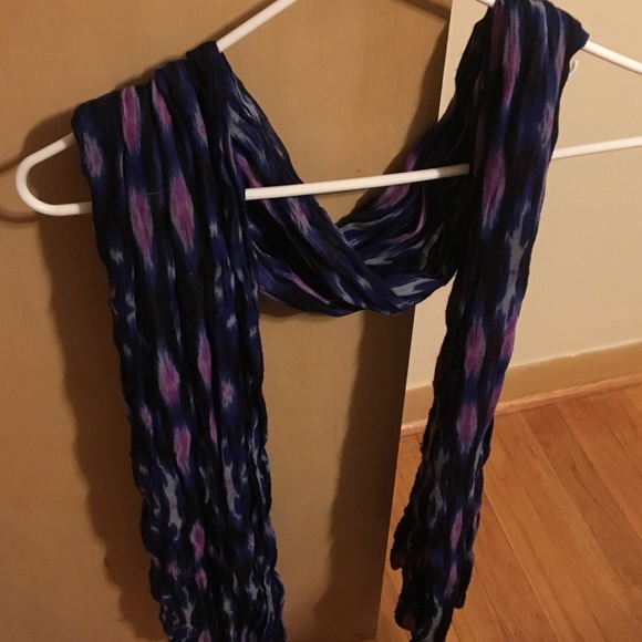Scarves - Picture 5 of 8
