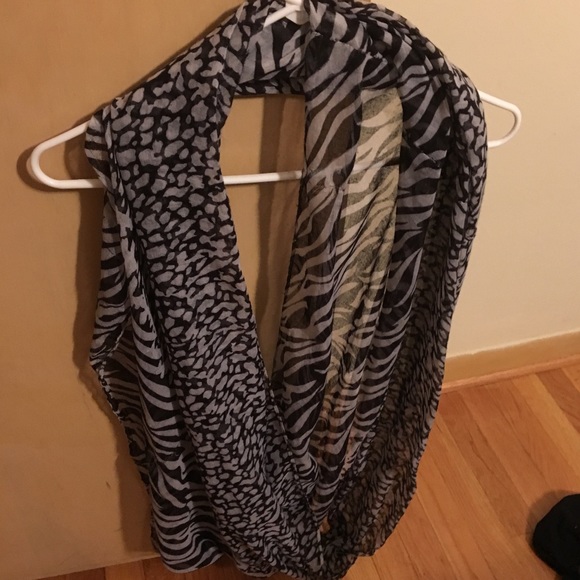 Scarves - Picture 6 of 8