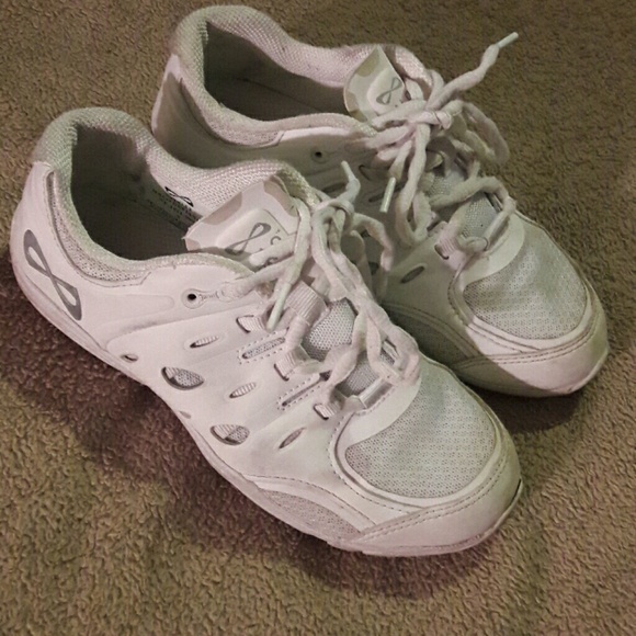 nfinity halo defiance shoes