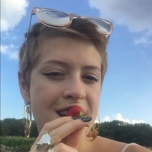 Meet your Posher, Colleen