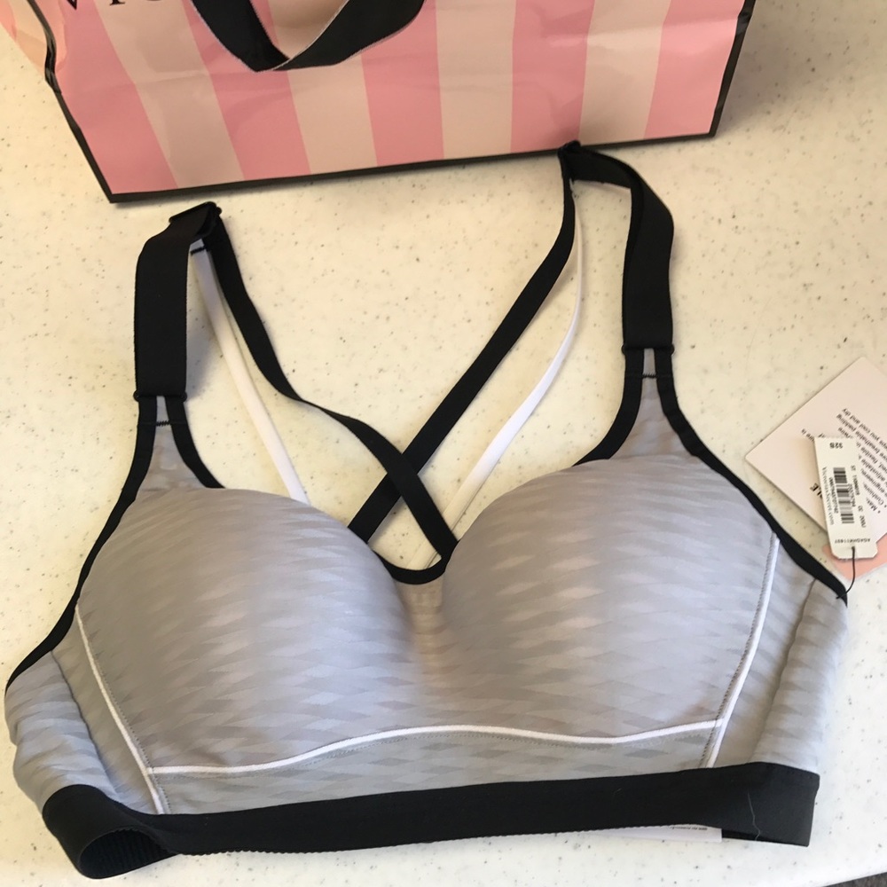 New Victoria's Secret Sports Bra 32B