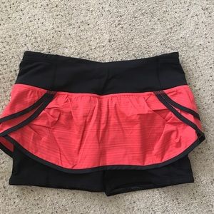 Lululemon running skirt size 4 black coral