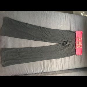 Vs pink yoga pants
