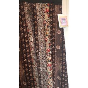 LulaRoe “Lola” Skirt 💛