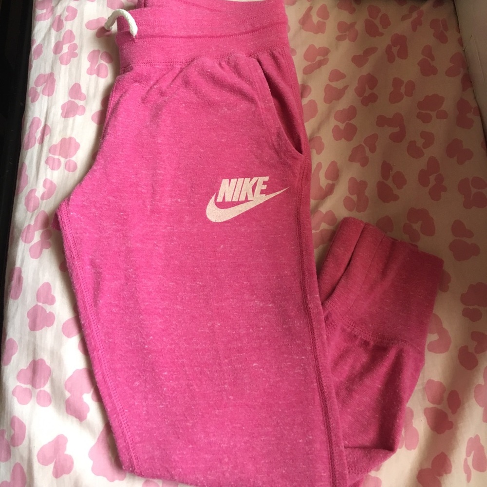 PINK NIKE SWEATPANTS