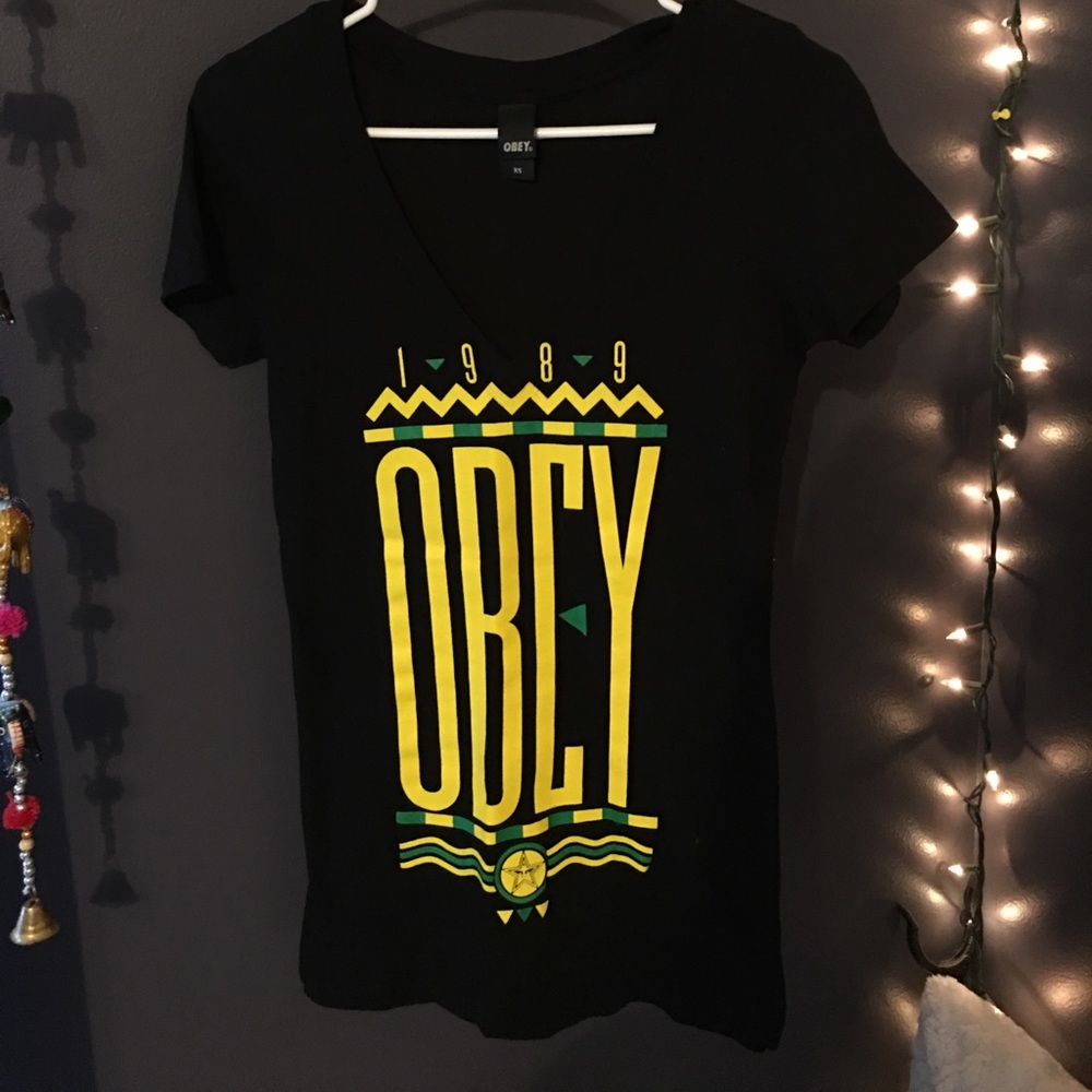 Obey t shirt