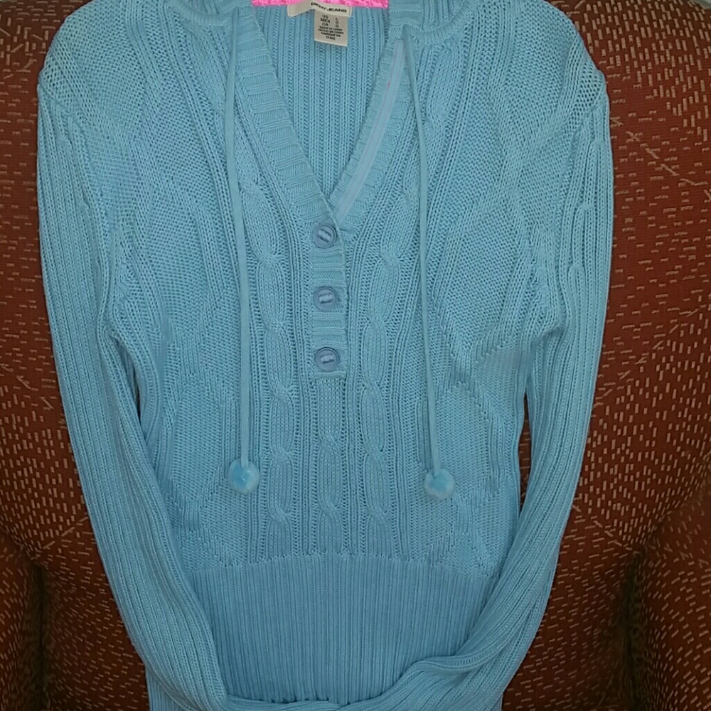 DKNY SWEATER W/ HOOD