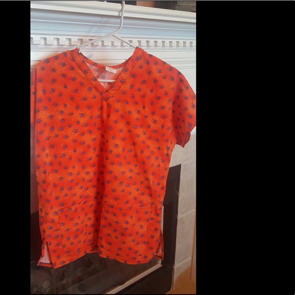 Halloween scrub top, X small. Spiders !