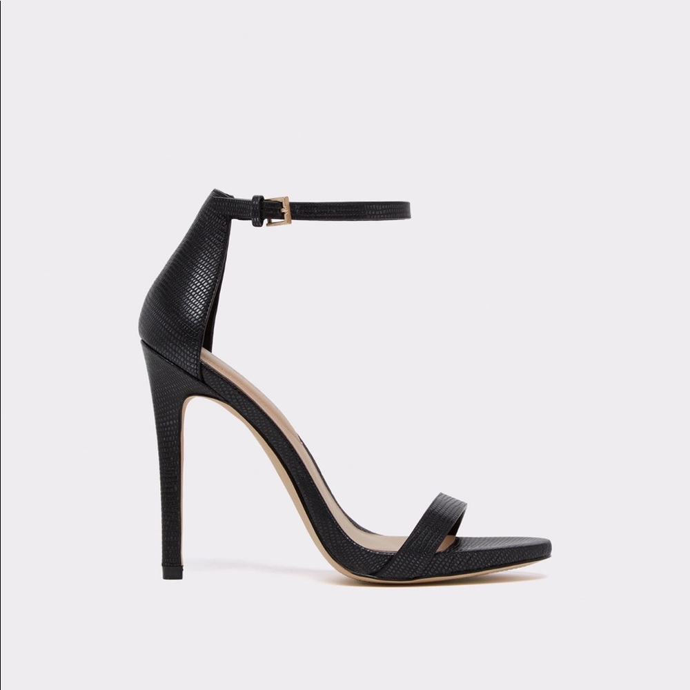 Aldo black strappy heels (caraa)
