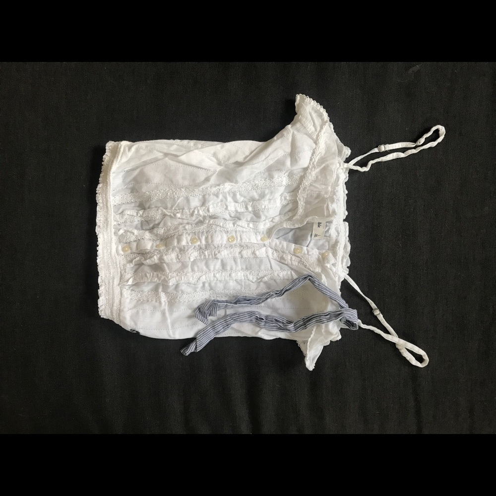 White tank top with blue bow