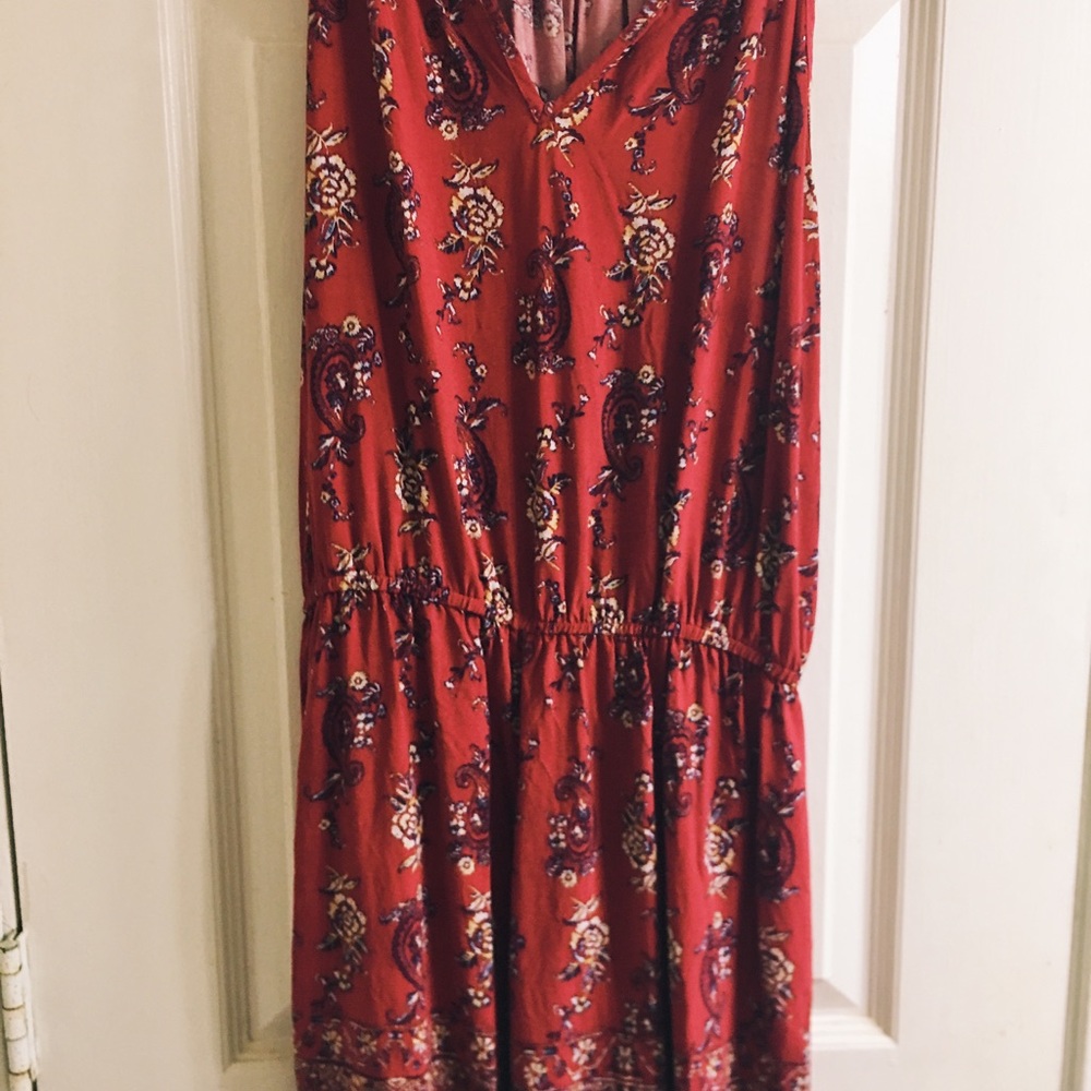Red flower pattern romper - Picture 4 of 4