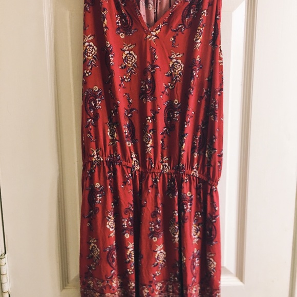 Red flower pattern romper - Picture 4 of 4