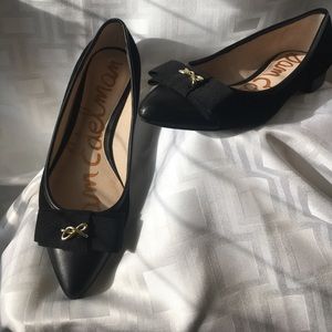 Classically Styled Sam Edelman Flats w/Gold Bow 7