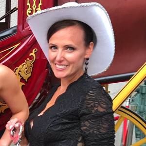 Meet your Posher, Julie