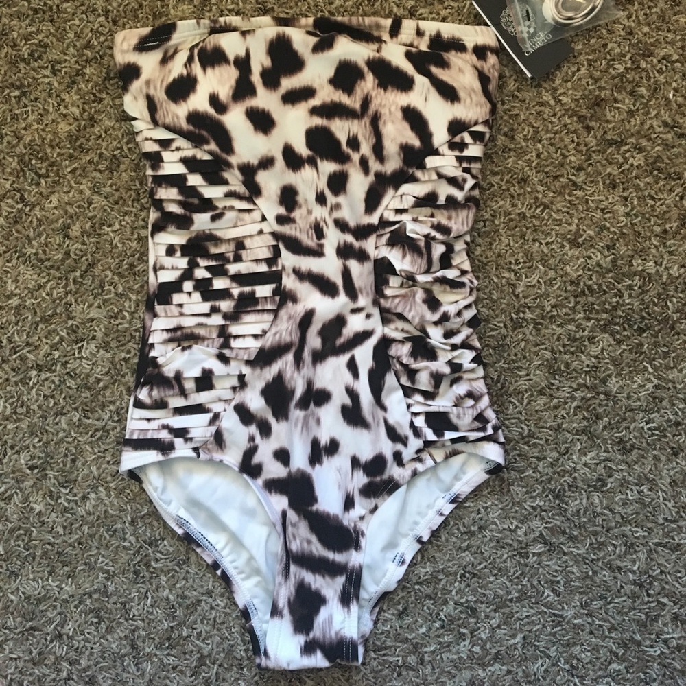 NEW Vince Camuto Animal Print One-Piece Swimsuit