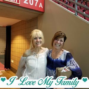 Meet your Posher, Evelyn