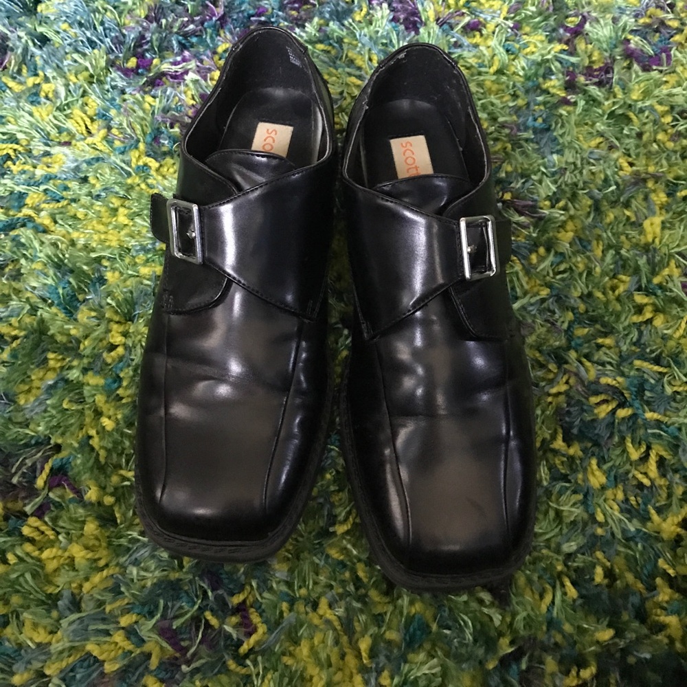 NWOT boy black leather shoes.