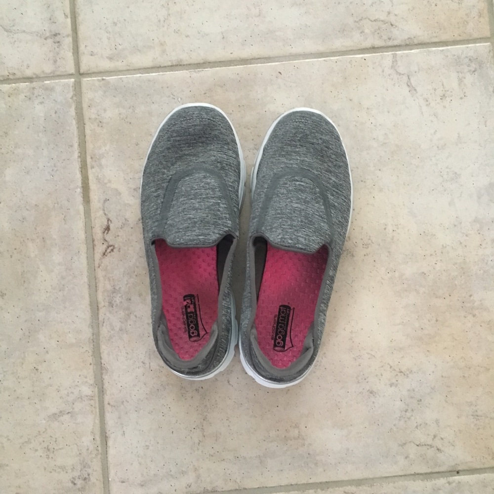 Sketchers Goga mat shoes