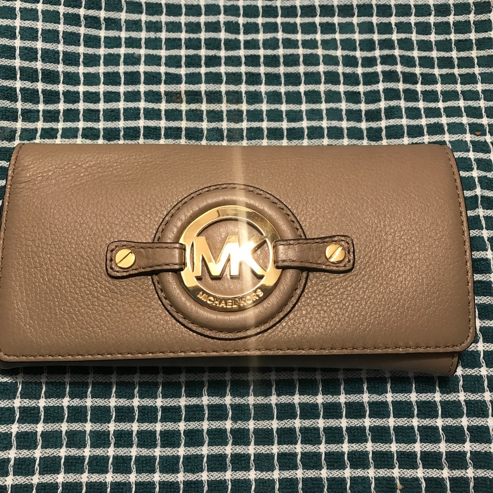 Michael Kors Wallet ❤️Offers Welcomed❤️