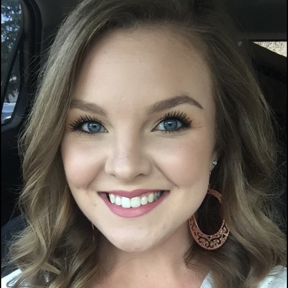 Meet your Posher, Emily