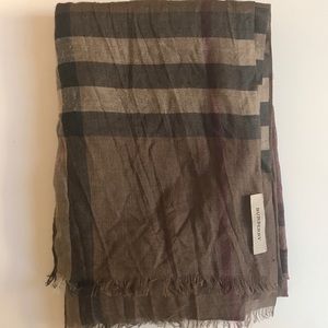 Burberry Lightweight Check Scarf
