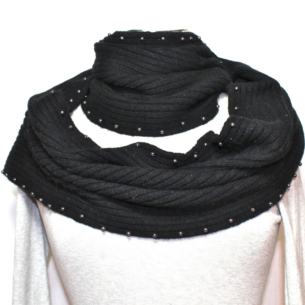 CLEARANCE⬇️NWT—Blk Beaded Infinity Scarf—$ FIRM