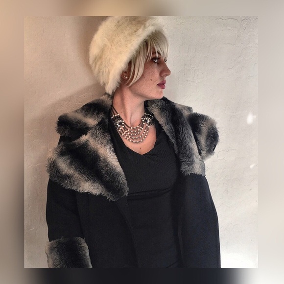 Vintage one-of-a-kind Wool Coat - Picture 2 of 8