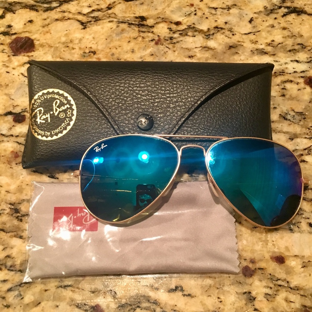 Blue Mirrored Ray-Bans