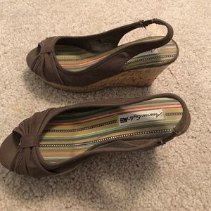 American Eagle Wedges