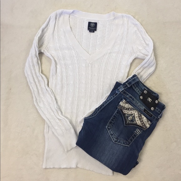 American Eagle Outfitters Tops - American Eagle Sweater