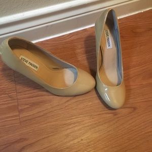Steve Madden Nude Pumps