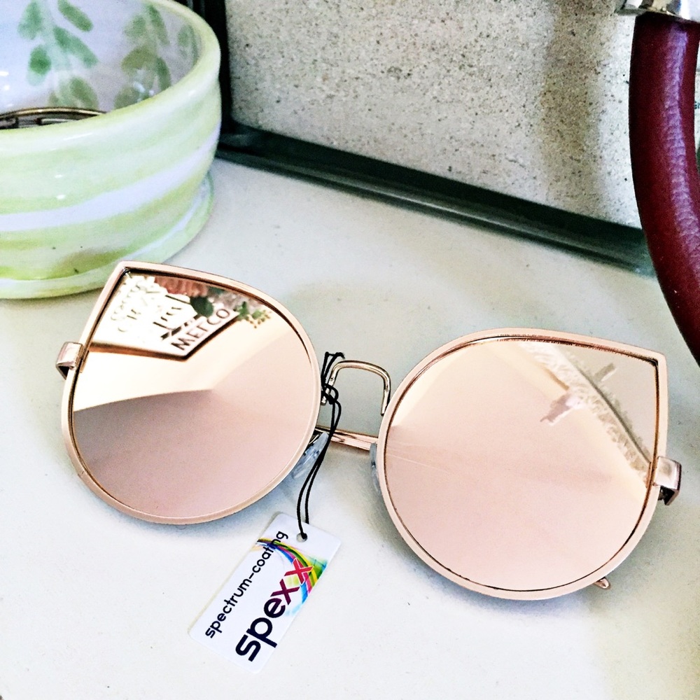 Mirrored large lens sunglasses