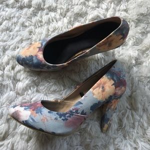 Floral Print Heels Womens Size 7