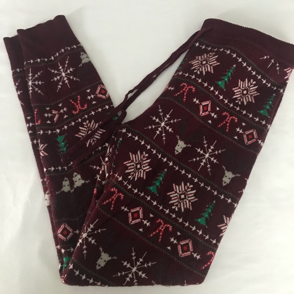 American Eagle Women’s Christmas lounge pants