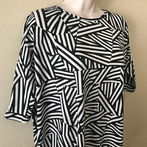 LuLaRoe Irma Tunic - Picture 5 of 7