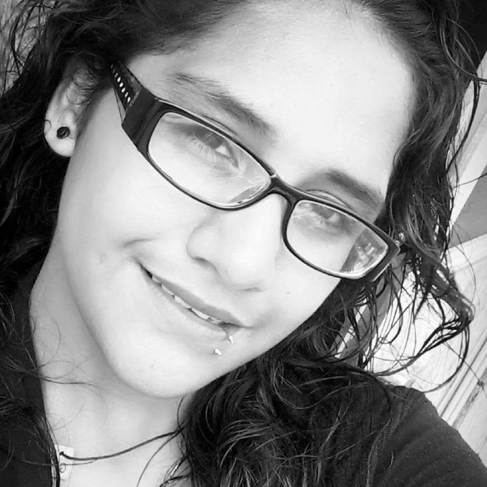 Meet your Posher, Fatima