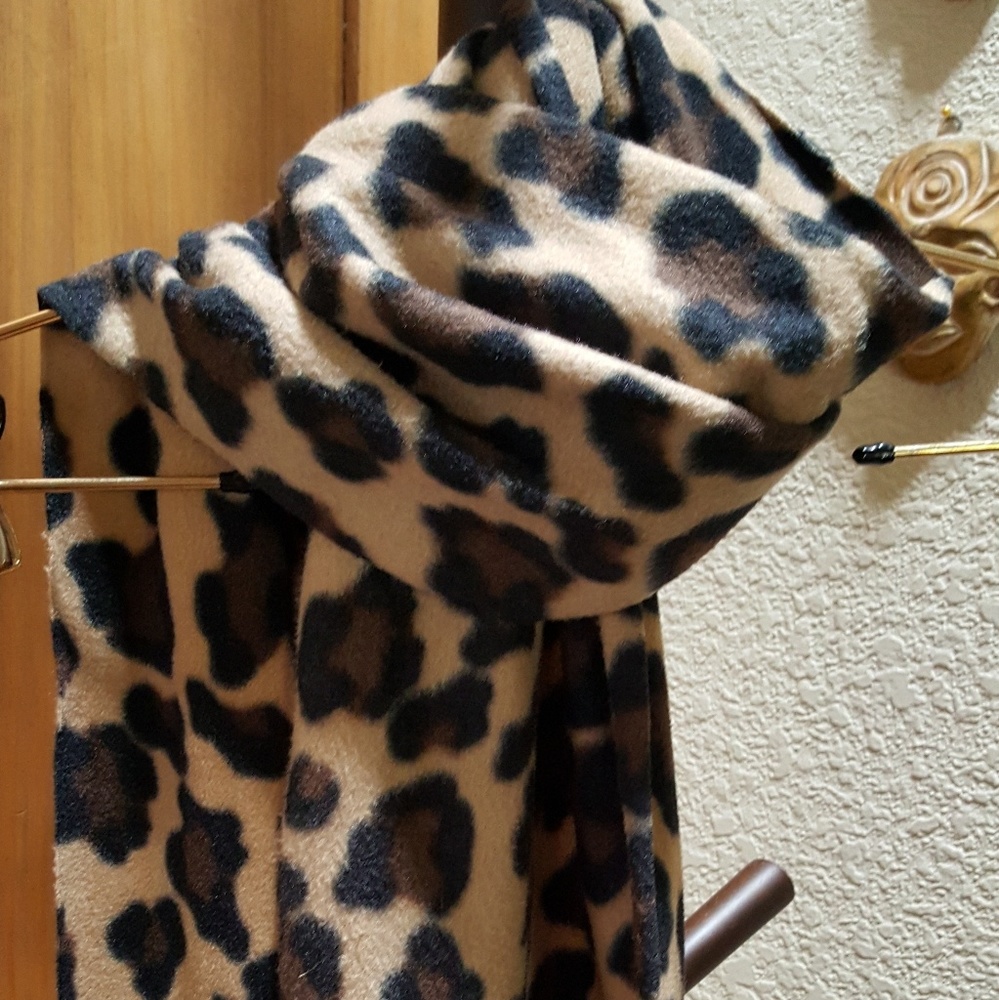 👘 SCARF