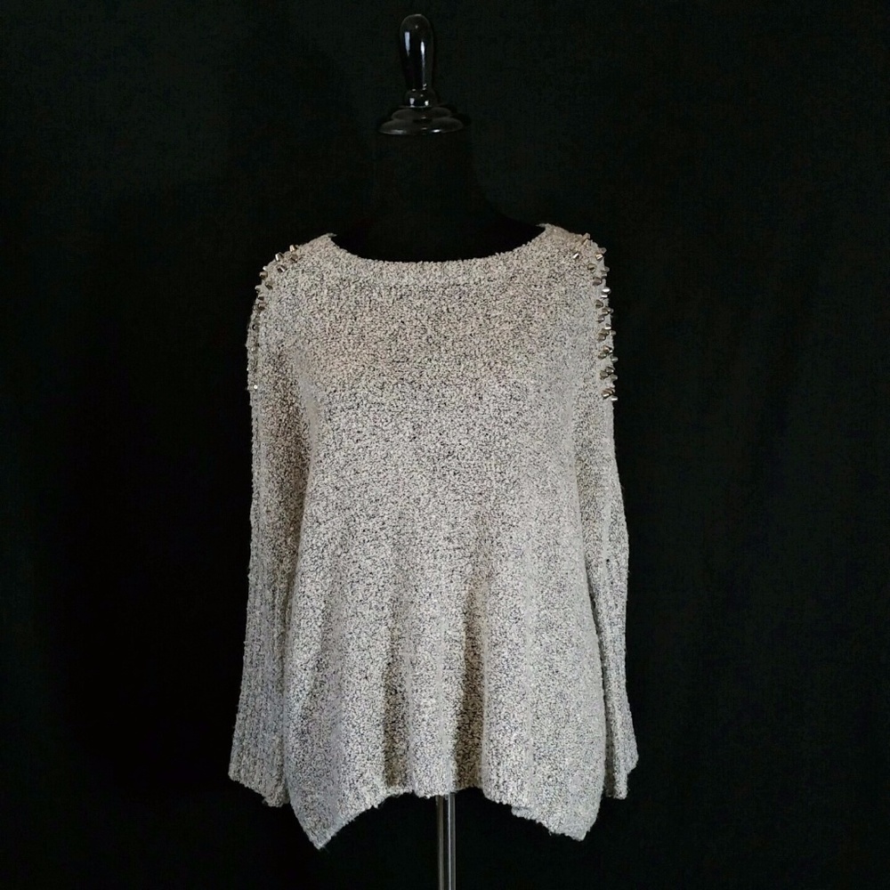 Forever 21 Sweater studded shoulders casual comfy