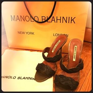 Manolo Blahnik bronze pump
