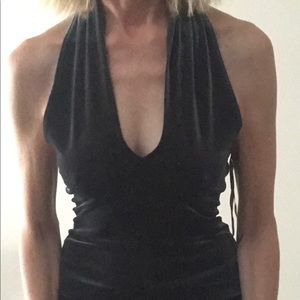 Worth Green Velvet Halter Top Size 4 PRICE DROP 🌷