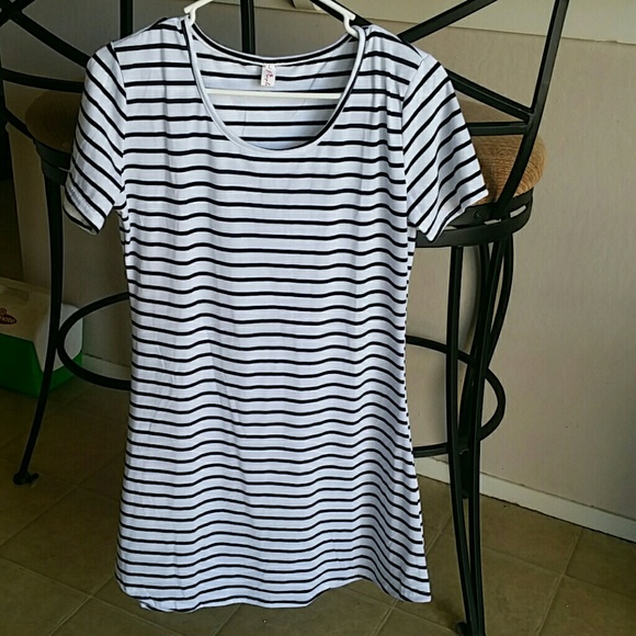 T-shirt dress - Picture 2 of 2