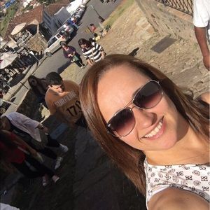 Meet your Posher, Juliana