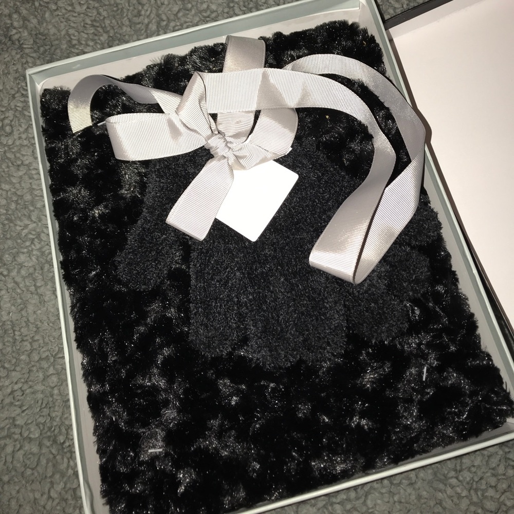 Scarf & glove set
