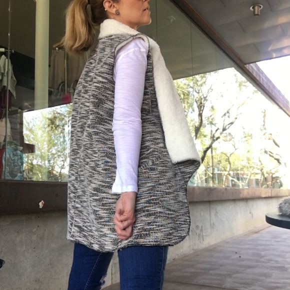 Black Shearling Marled Vest - Picture 5 of 8