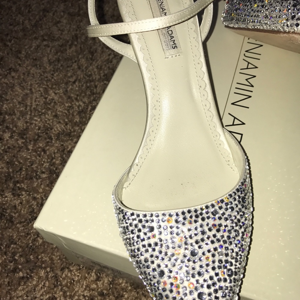 Benjamin Adams Women's Shoe - Picture 4 of 8