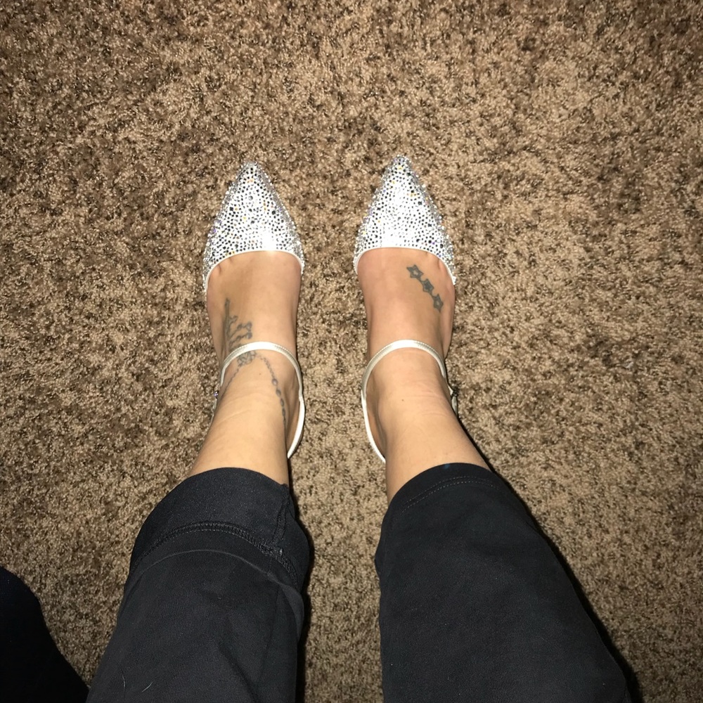 Benjamin Adams Women's Shoe - Picture 7 of 8